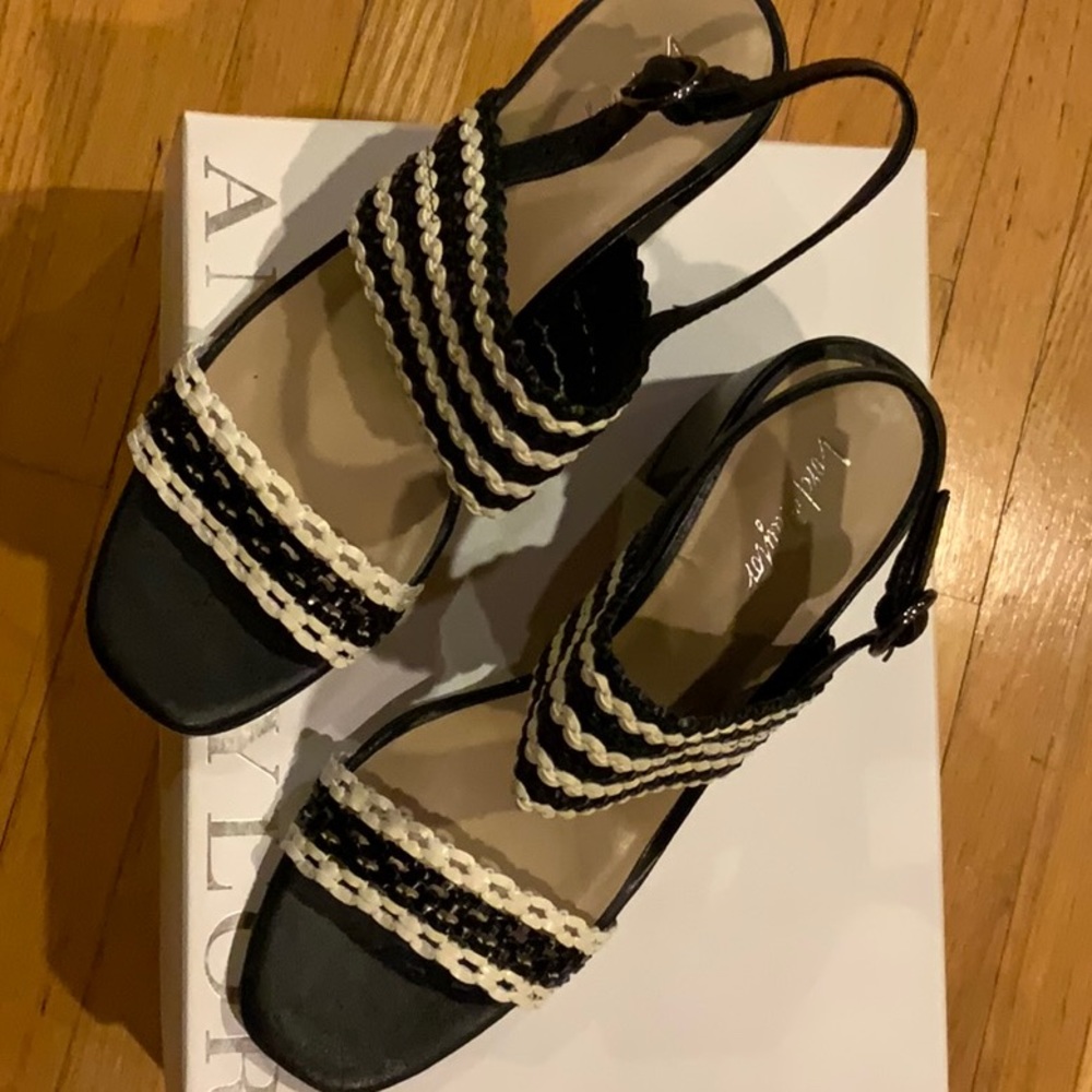 Lord & Taylor shoes Size 8.5